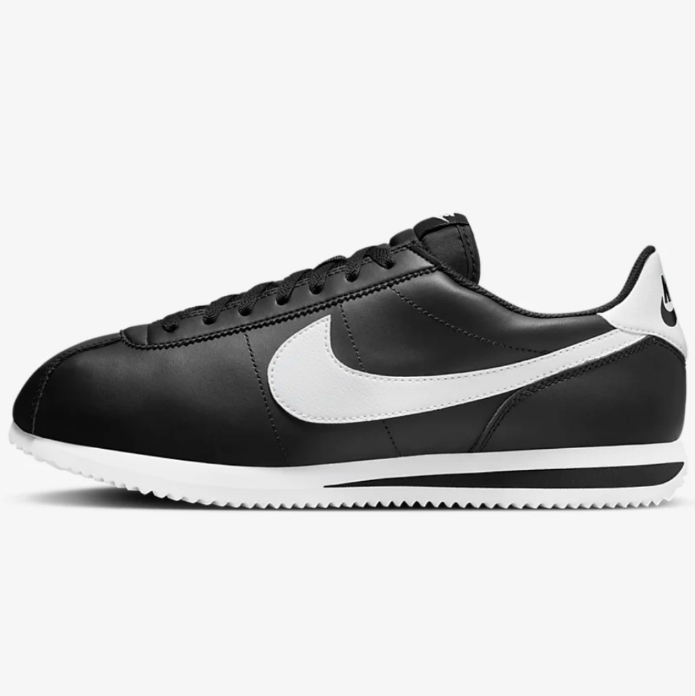 Nike Cortez Classic Basic Black White sneakers Sz 7- Great condition